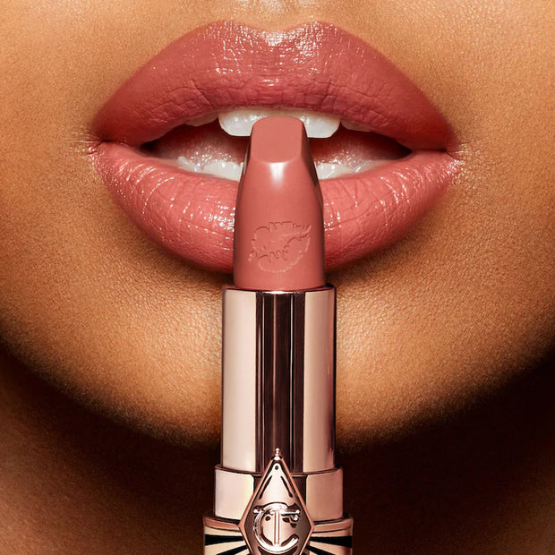 Charlotte Tilbury  Hot Lips Lipstick 2