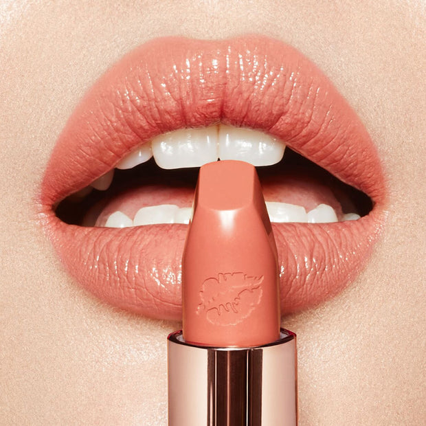 Charlotte Tilbury  Hot Lips Lipstick 2